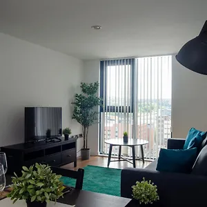 Teal 14: City Centre Retreat With Panoramic Views Sheffield